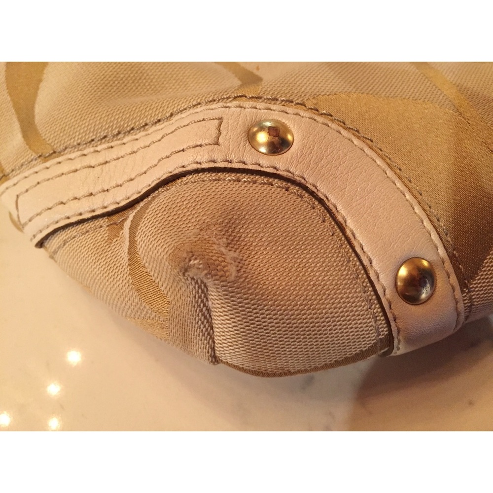 Beautiful Beige Coach Purse - Picture 5 of 7